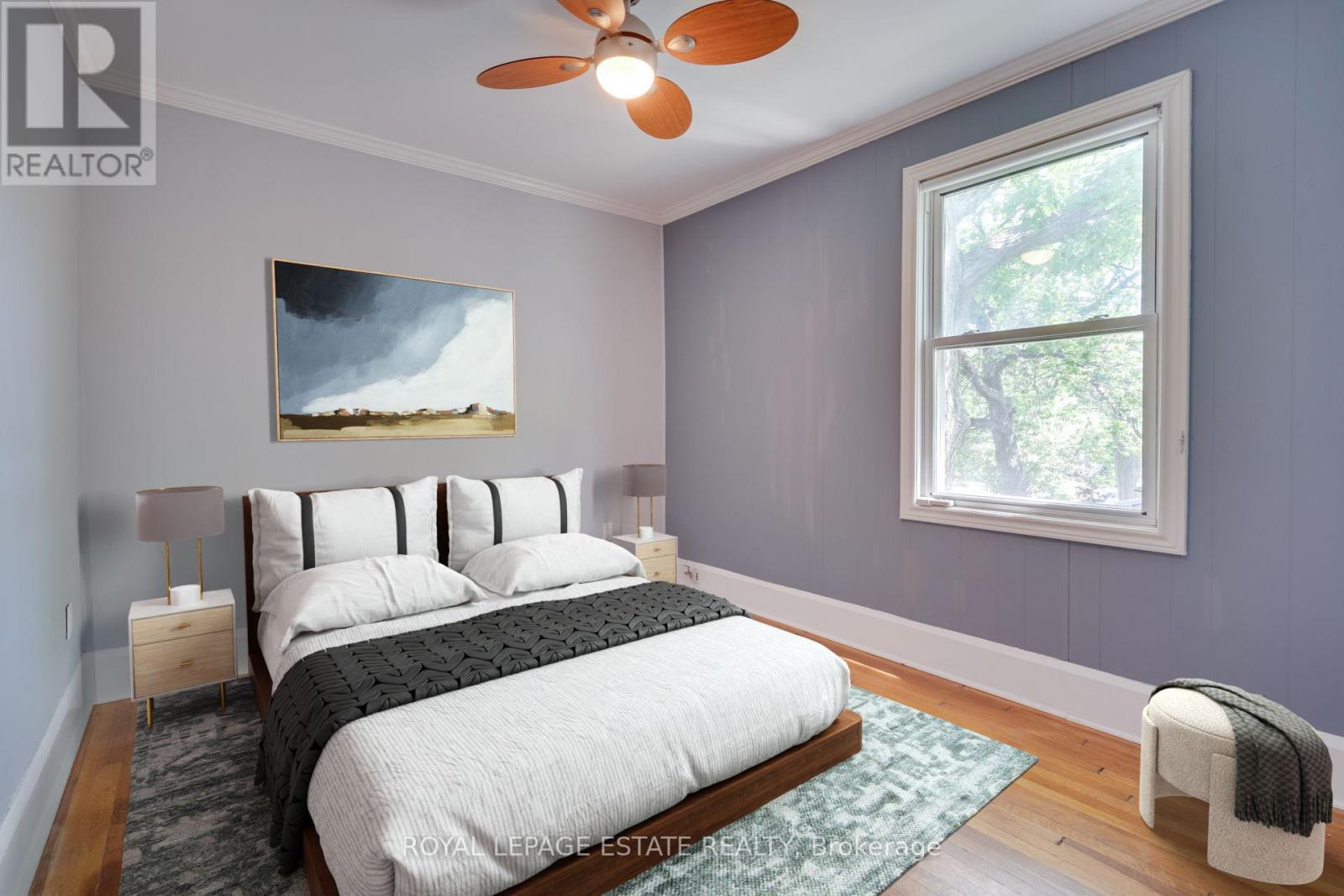 












54 KENILWORTH AVENUE

,
Toronto,




Ontario
M4L3S5

