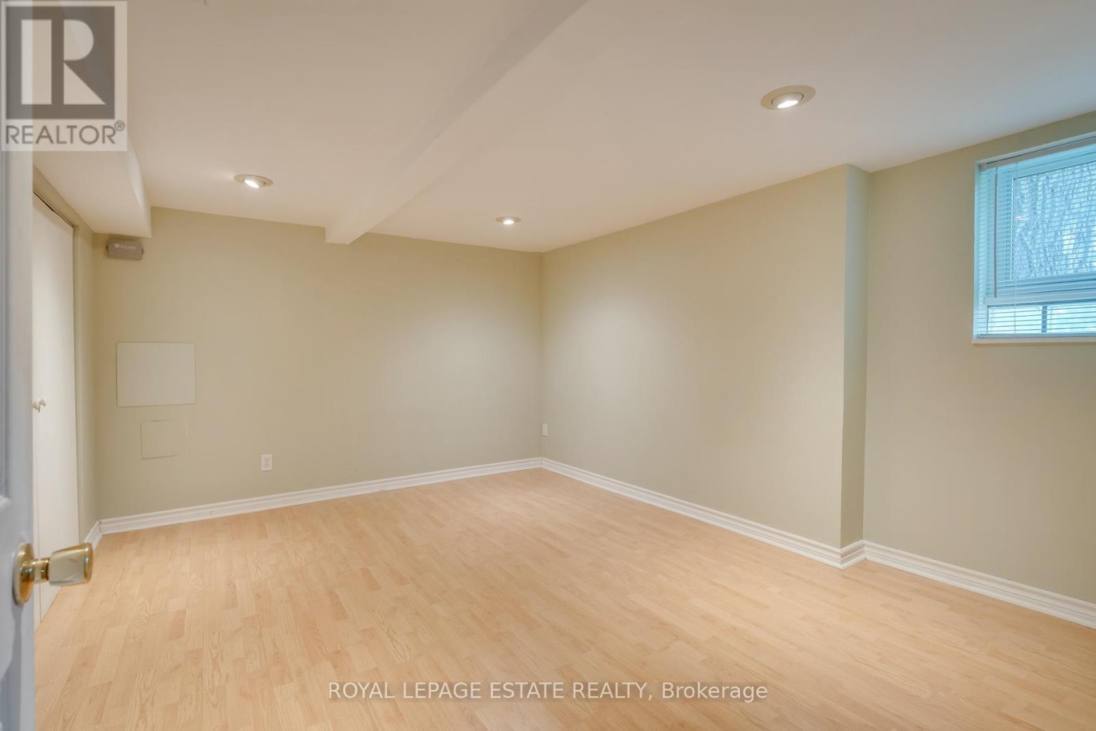












54 KENILWORTH AVENUE

,
Toronto,




Ontario
M4L3S5

