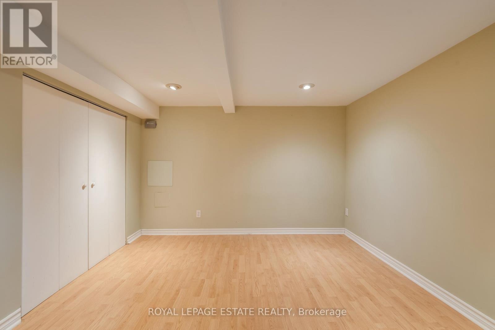












54 KENILWORTH AVENUE

,
Toronto,




Ontario
M4L3S5

