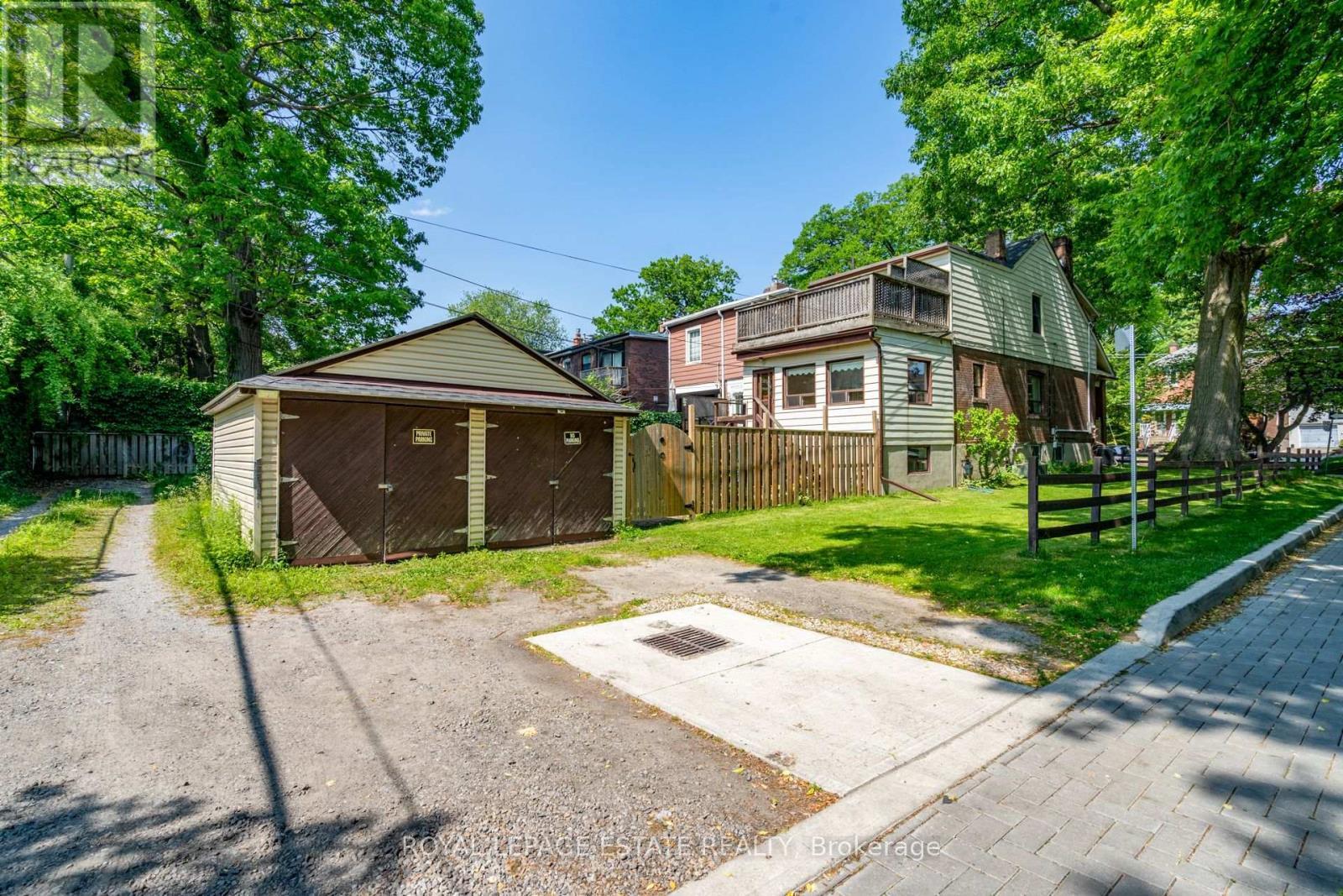 












54 KENILWORTH AVENUE

,
Toronto,




Ontario
M4L3S5

