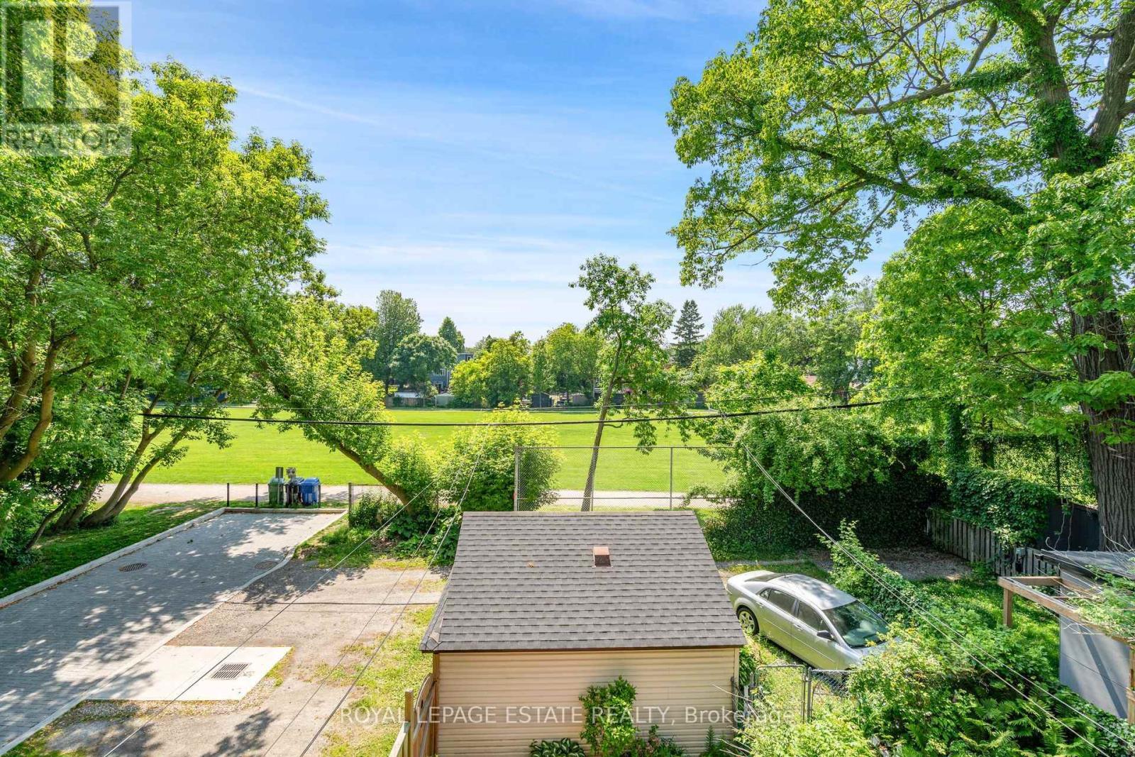 












54 KENILWORTH AVENUE

,
Toronto,




Ontario
M4L3S5

