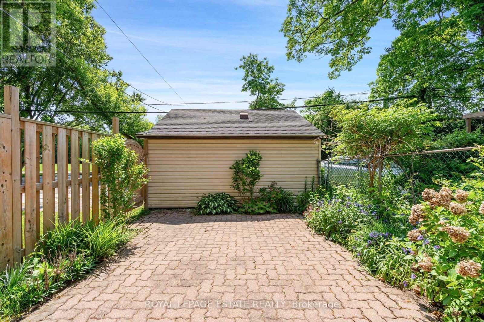 












54 KENILWORTH AVENUE

,
Toronto,




Ontario
M4L3S5


