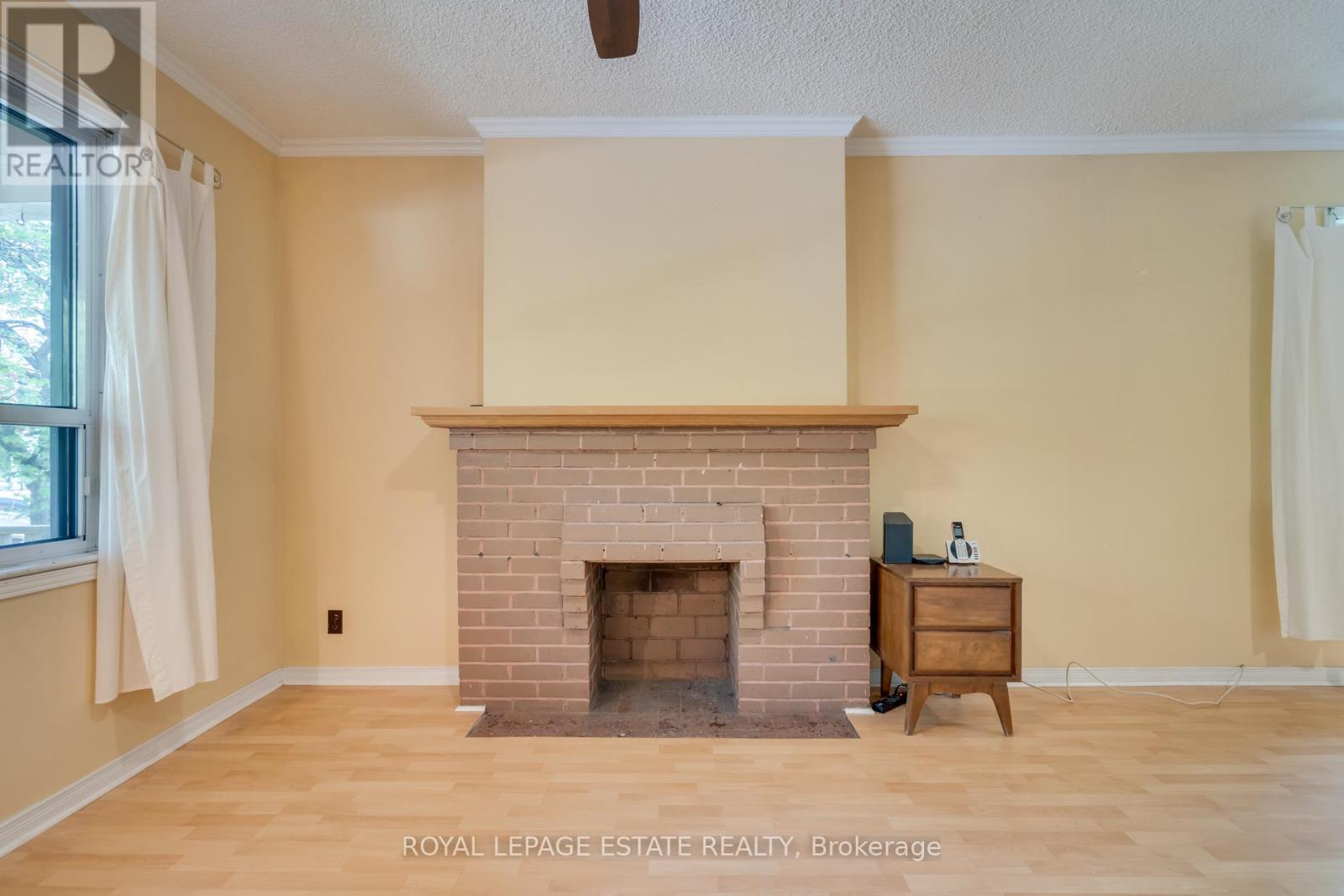 












54 KENILWORTH AVENUE

,
Toronto,




Ontario
M4L3S5

