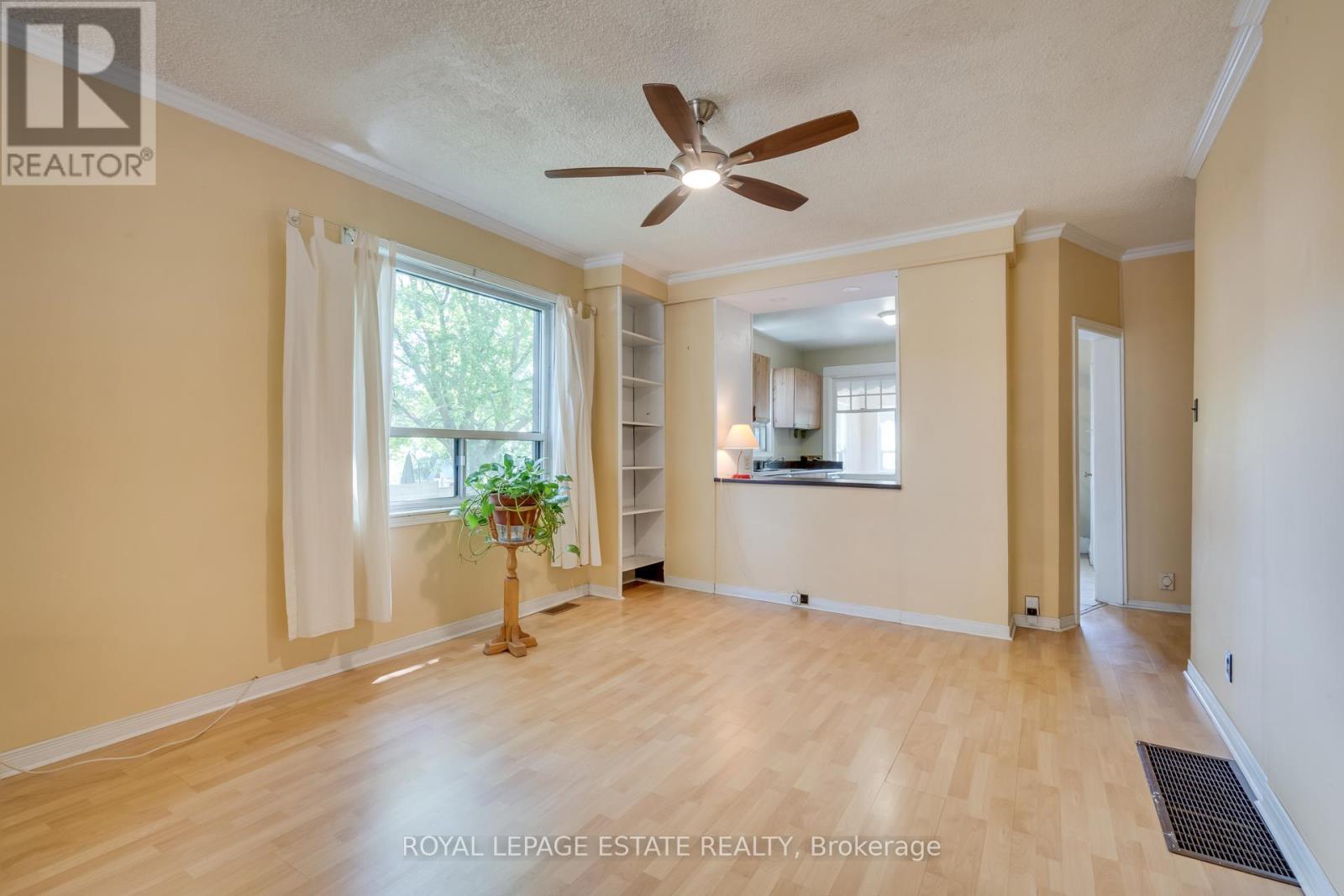 












54 KENILWORTH AVENUE

,
Toronto,




Ontario
M4L3S5

