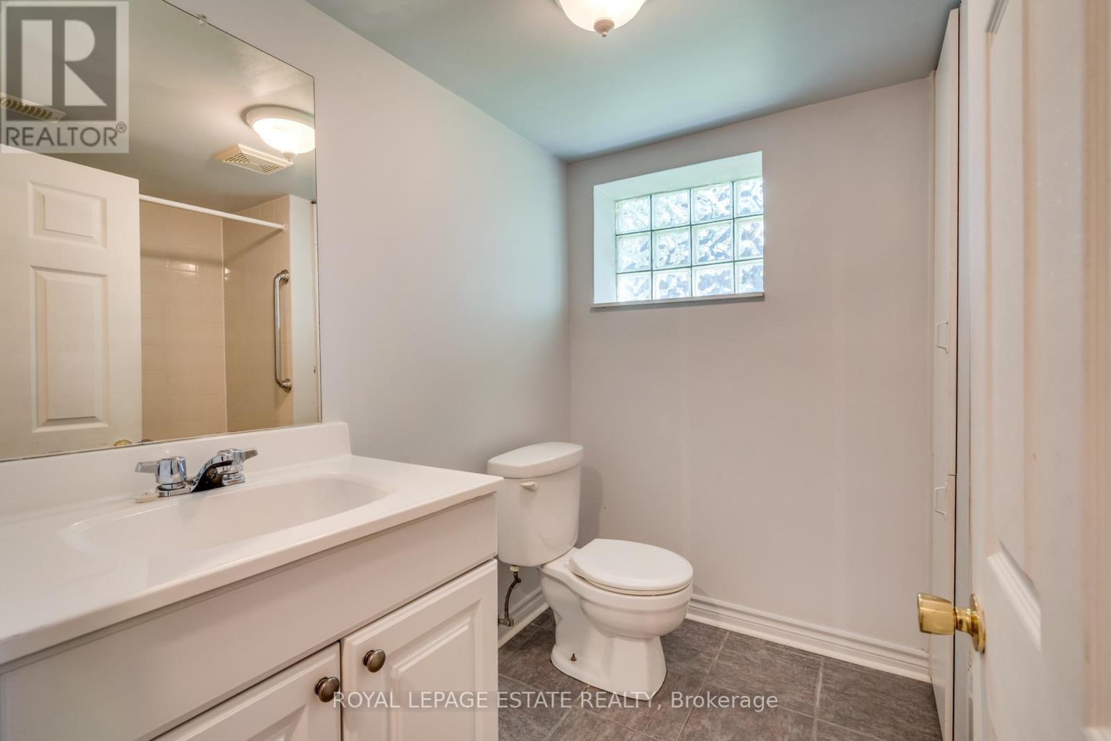 












54 KENILWORTH AVENUE

,
Toronto,




Ontario
M4L3S5

