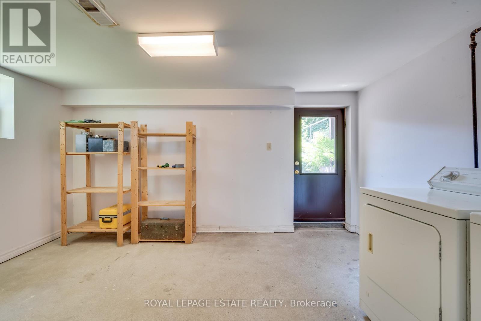 












54 KENILWORTH AVENUE

,
Toronto,




Ontario
M4L3S5

