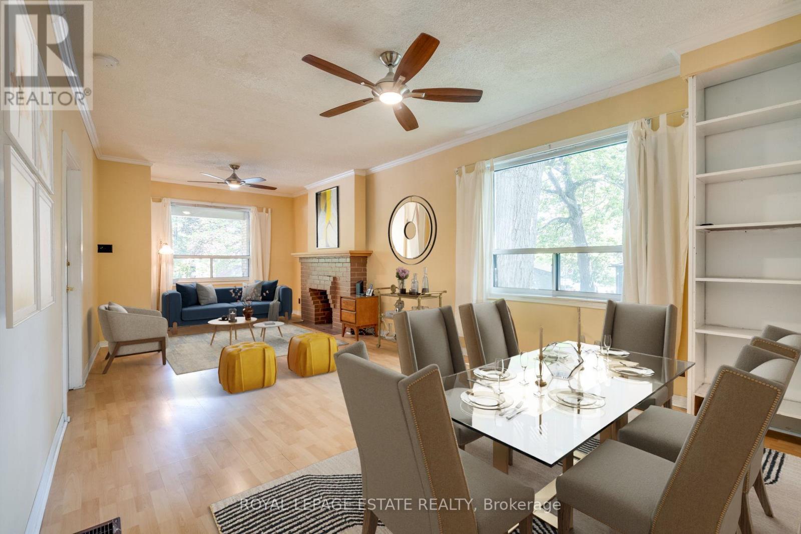 












54 KENILWORTH AVENUE

,
Toronto,




Ontario
M4L3S5

