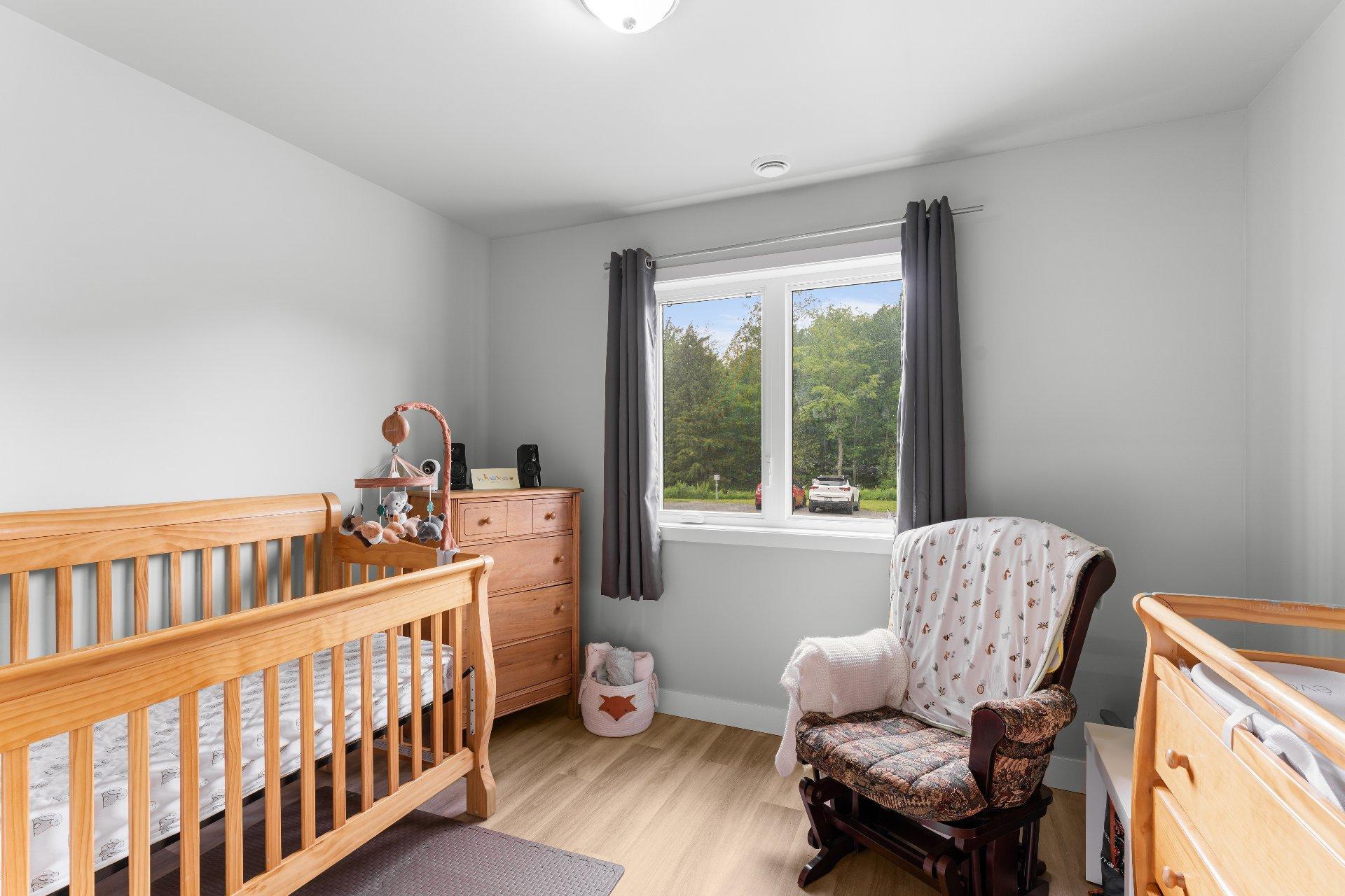 









124


Rue St-Pierre

, 2,
Saint-François-Xavier-de-Brompton,




QC
J0B2V0

