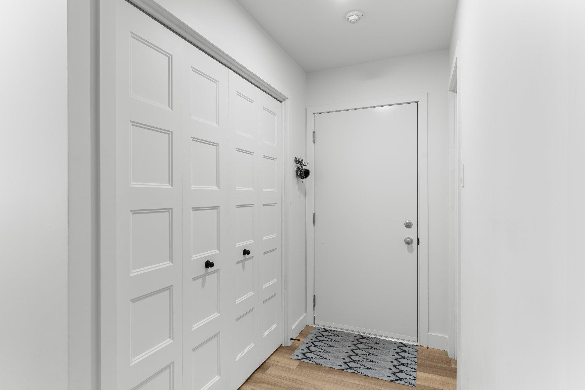 









124


Rue St-Pierre

, 2,
Saint-François-Xavier-de-Brompton,




QC
J0B2V0

