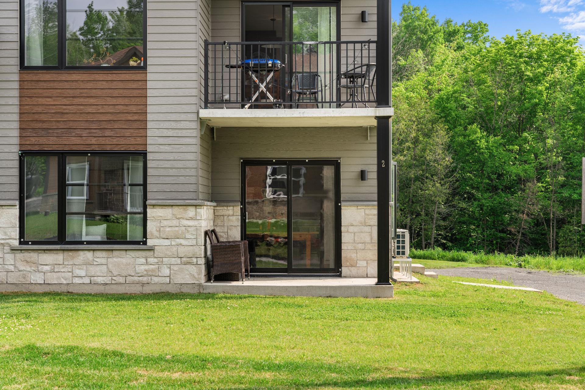 









124


Rue St-Pierre

, 2,
Saint-François-Xavier-de-Brompton,




QC
J0B2V0


