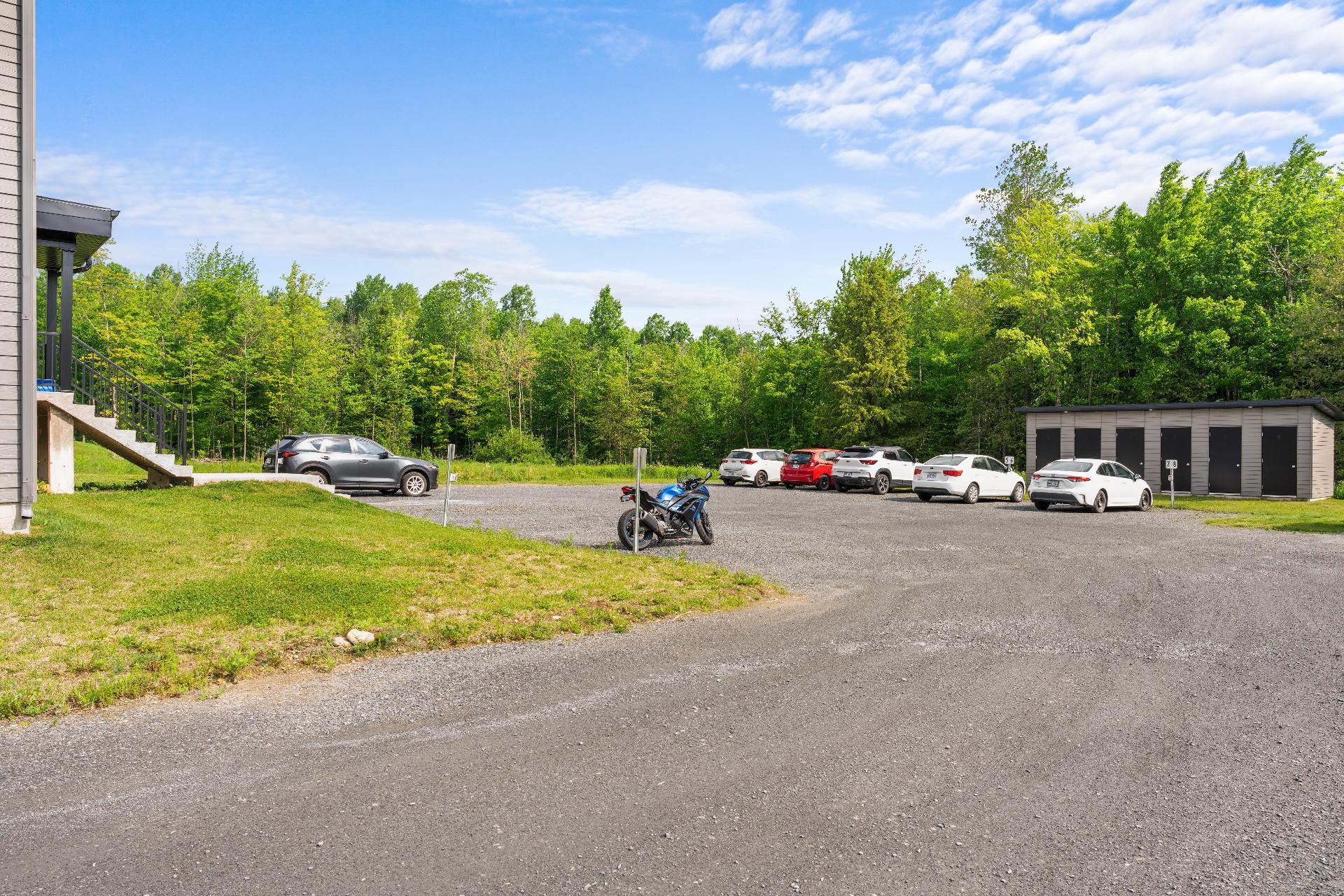 









124


Rue St-Pierre

, 2,
Saint-François-Xavier-de-Brompton,




QC
J0B2V0

