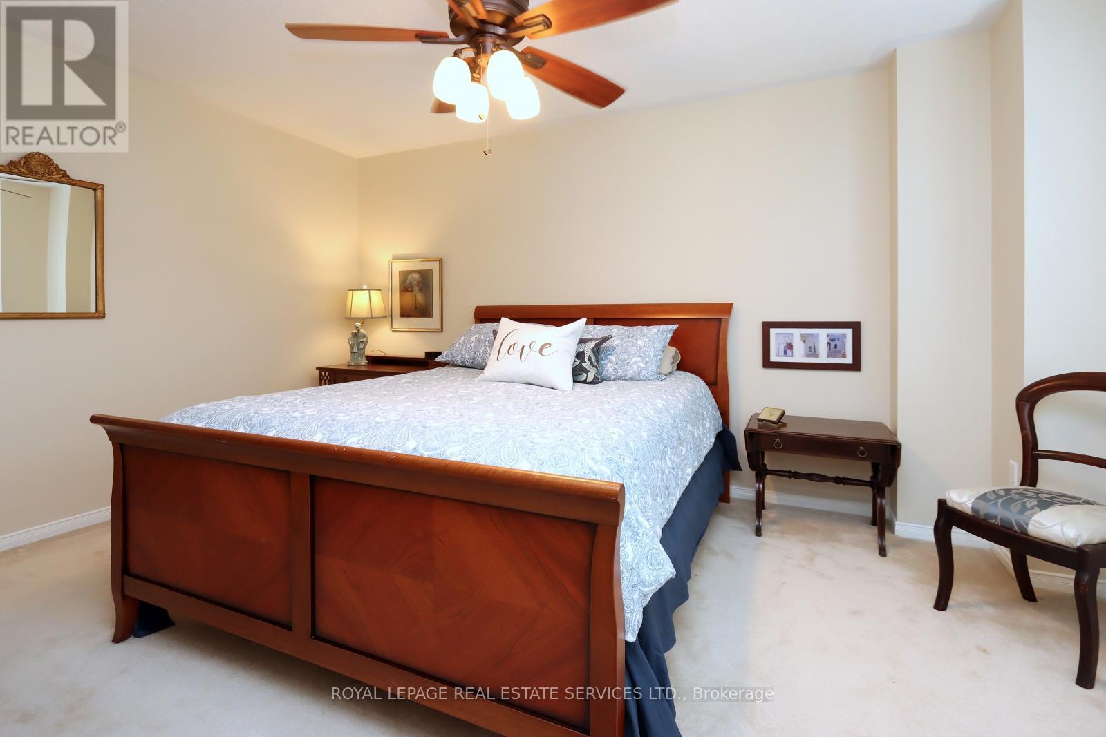












195 GLENASHTON DRIVE

,
Oakville,




Ontario
L6H6M8

