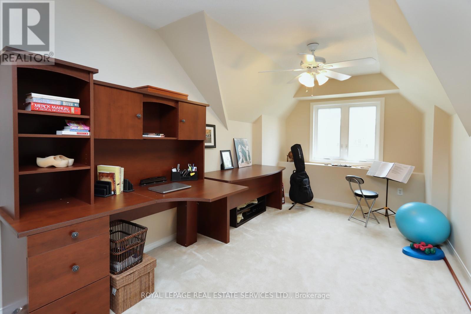 












195 GLENASHTON DRIVE

,
Oakville,




Ontario
L6H6M8

