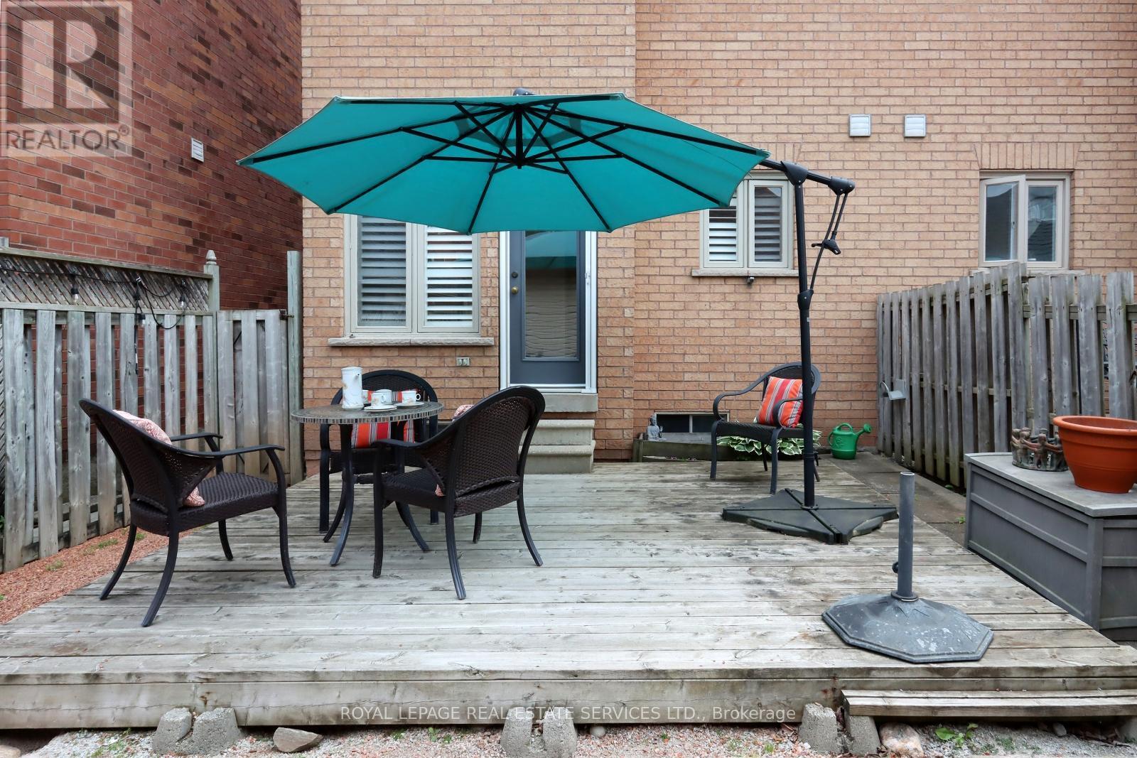












195 GLENASHTON DRIVE

,
Oakville,




Ontario
L6H6M8

