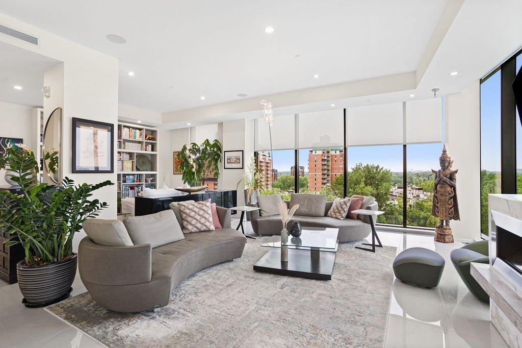 









4400


Prom. Paton

, 708,
Laval (Chomedey),




QC
H7W0K2

