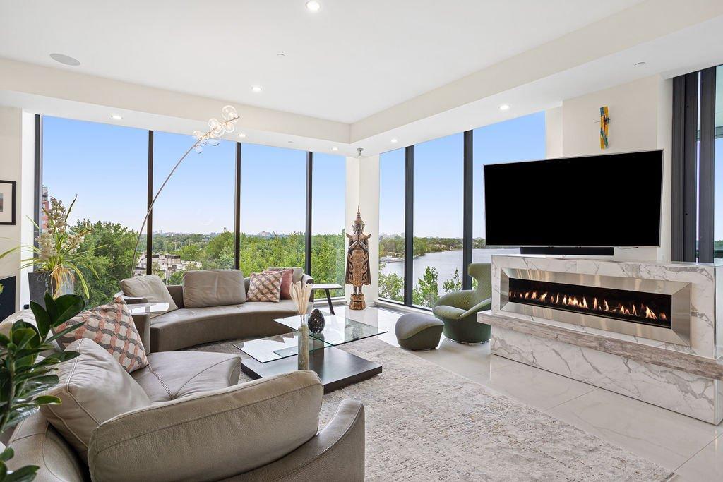 









4400


Prom. Paton

, 708,
Laval (Chomedey),




QC
H7W0K2

