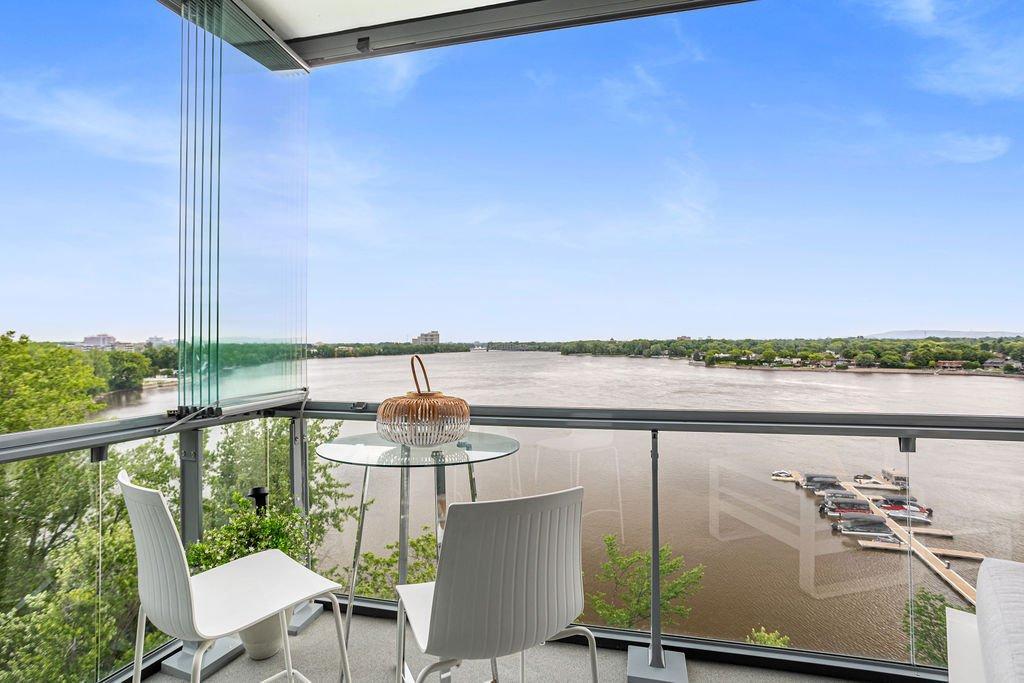 









4400


Prom. Paton

, 708,
Laval (Chomedey),




QC
H7W0K2

