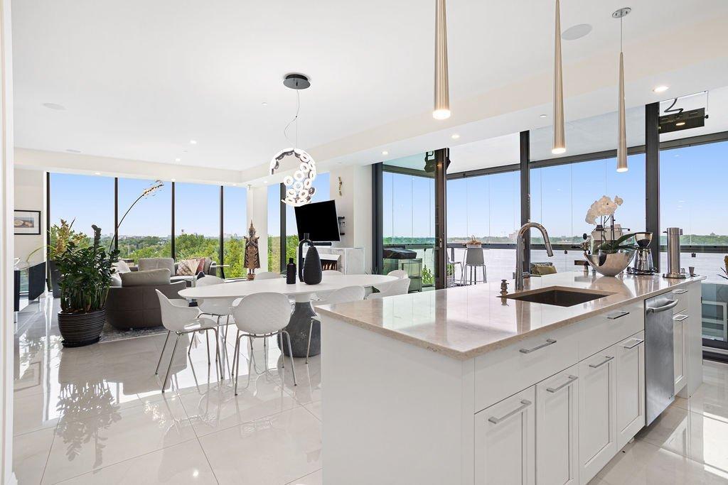 









4400


Prom. Paton

, 708,
Laval (Chomedey),




QC
H7W0K2

