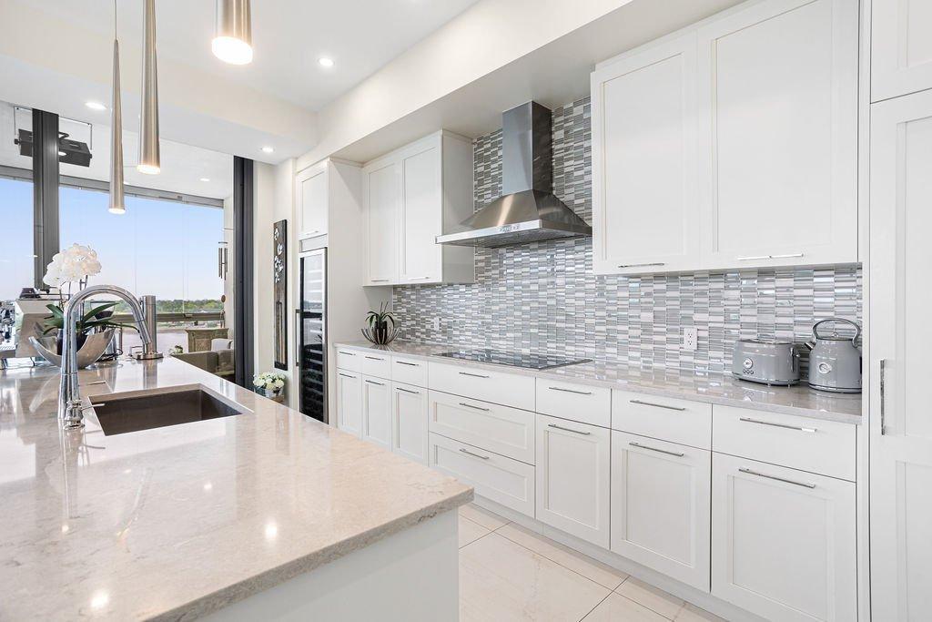 









4400


Prom. Paton

, 708,
Laval (Chomedey),




QC
H7W0K2

