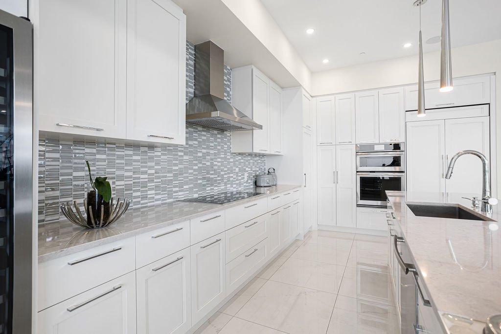 









4400


Prom. Paton

, 708,
Laval (Chomedey),




QC
H7W0K2

