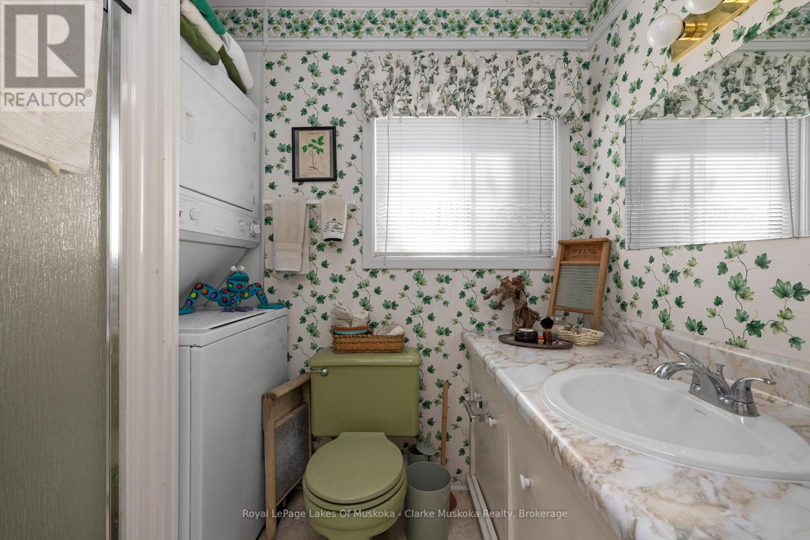 












185 WOODLAND TRAIL

,
Severn (Port Severn),




Ontario
L0K1S0

