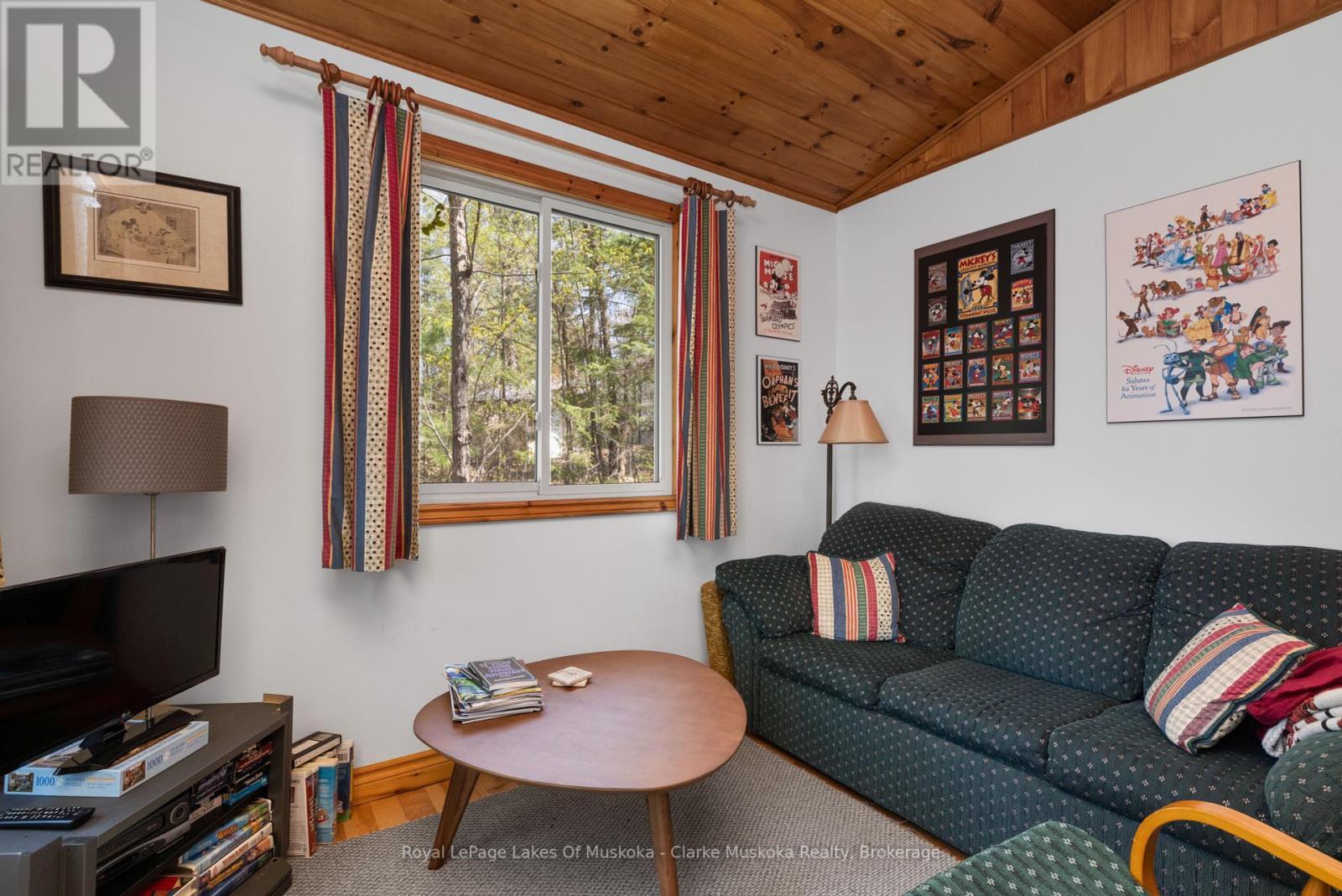 












185 WOODLAND TRAIL

,
Severn (Port Severn),




Ontario
L0K1S0

