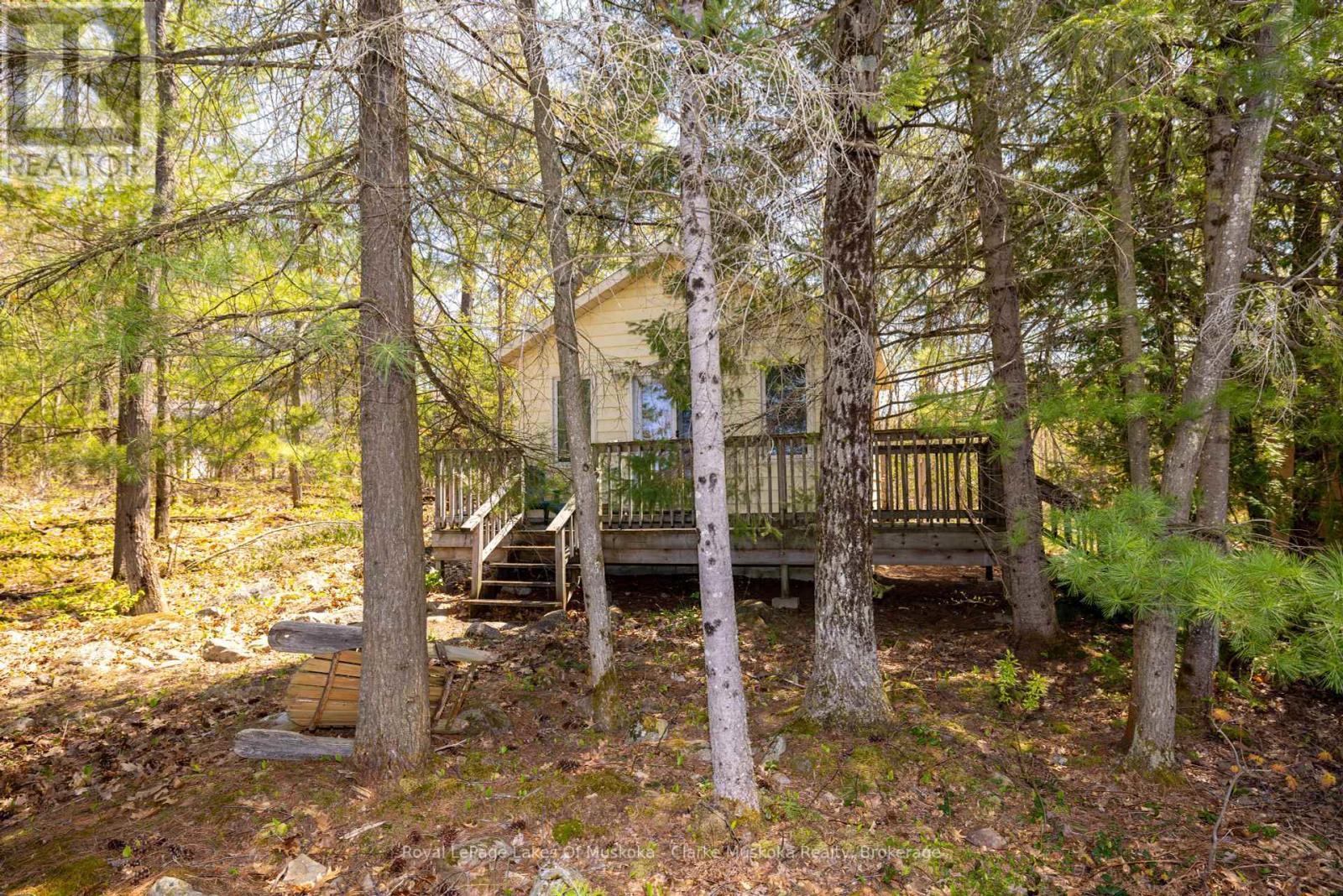 












185 WOODLAND TRAIL

,
Severn (Port Severn),




Ontario
L0K1S0

