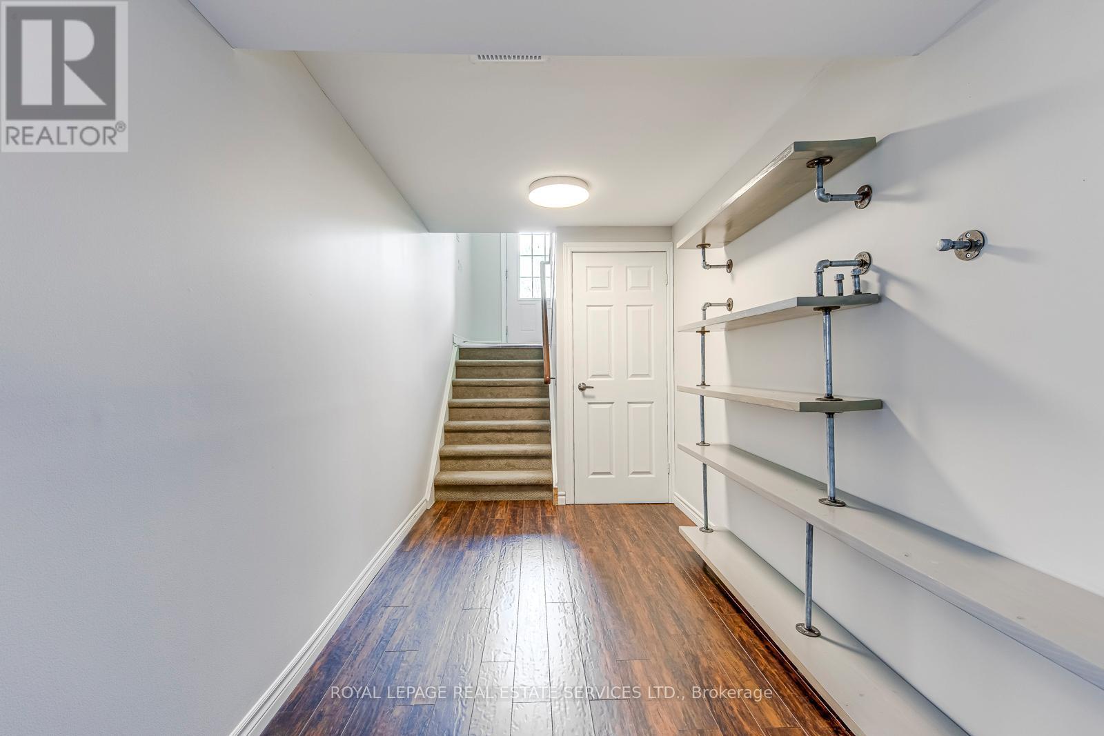 












679 CUMBERLAND AVENUE

,
Burlington,




Ontario
L7N2X6

