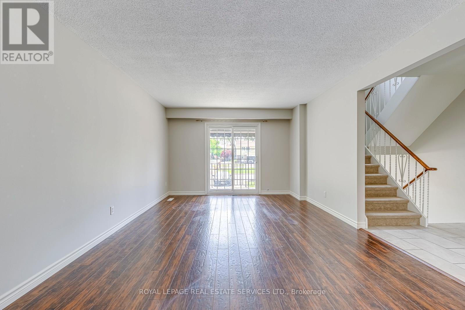 












679 CUMBERLAND AVENUE

,
Burlington,




Ontario
L7N2X6

