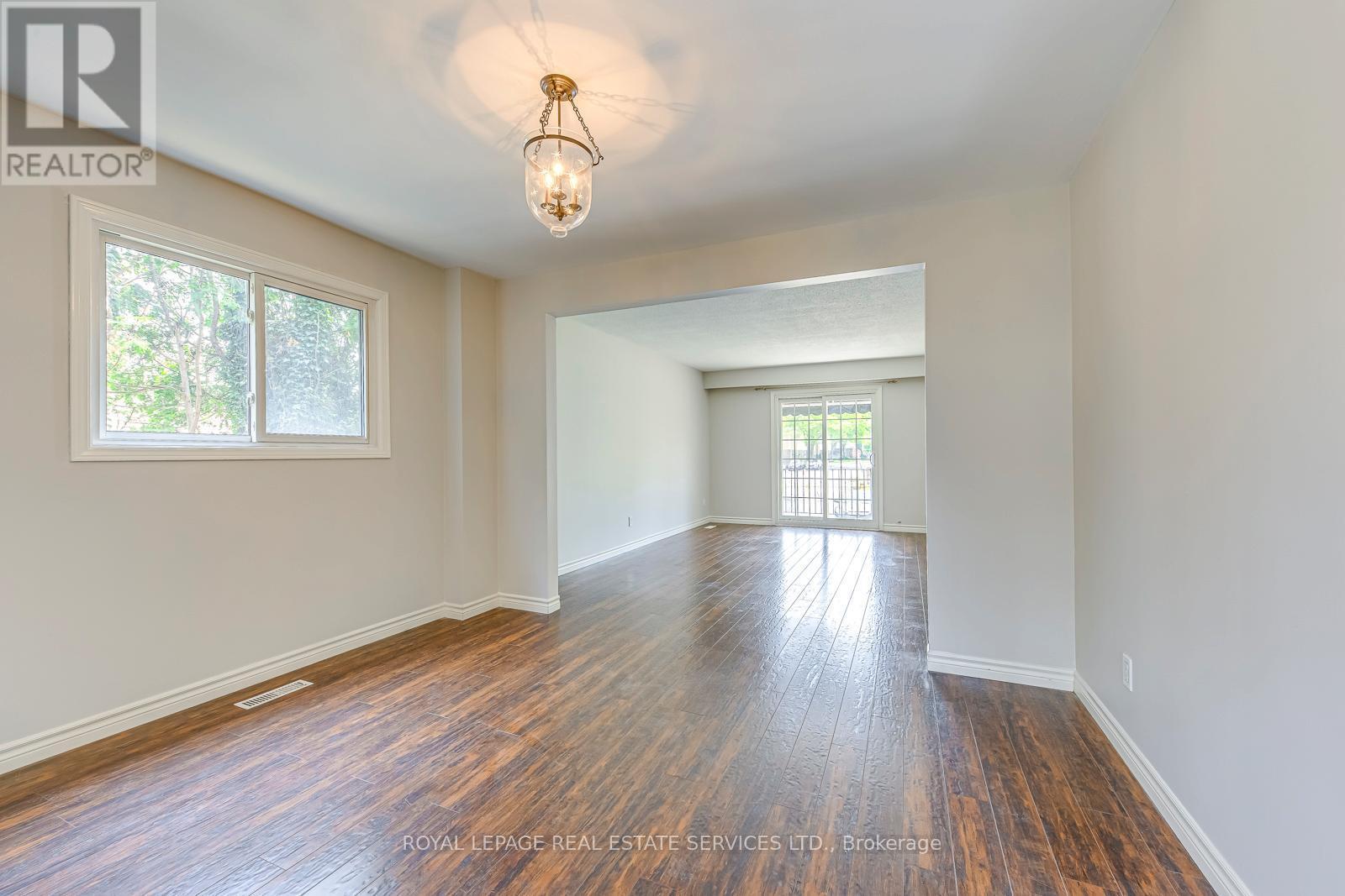 












679 CUMBERLAND AVENUE

,
Burlington,




Ontario
L7N2X6

