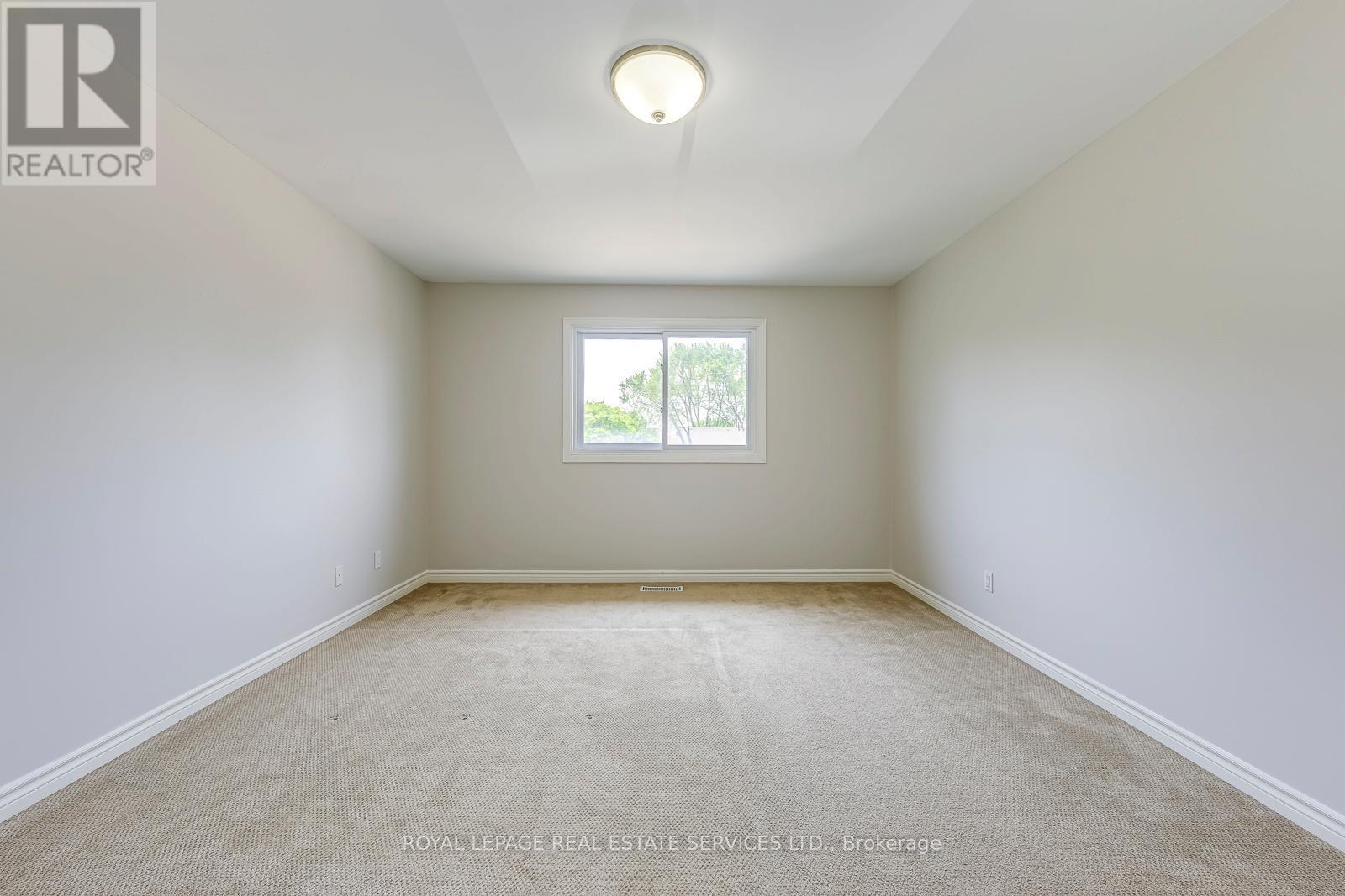 












679 CUMBERLAND AVENUE

,
Burlington,




Ontario
L7N2X6

