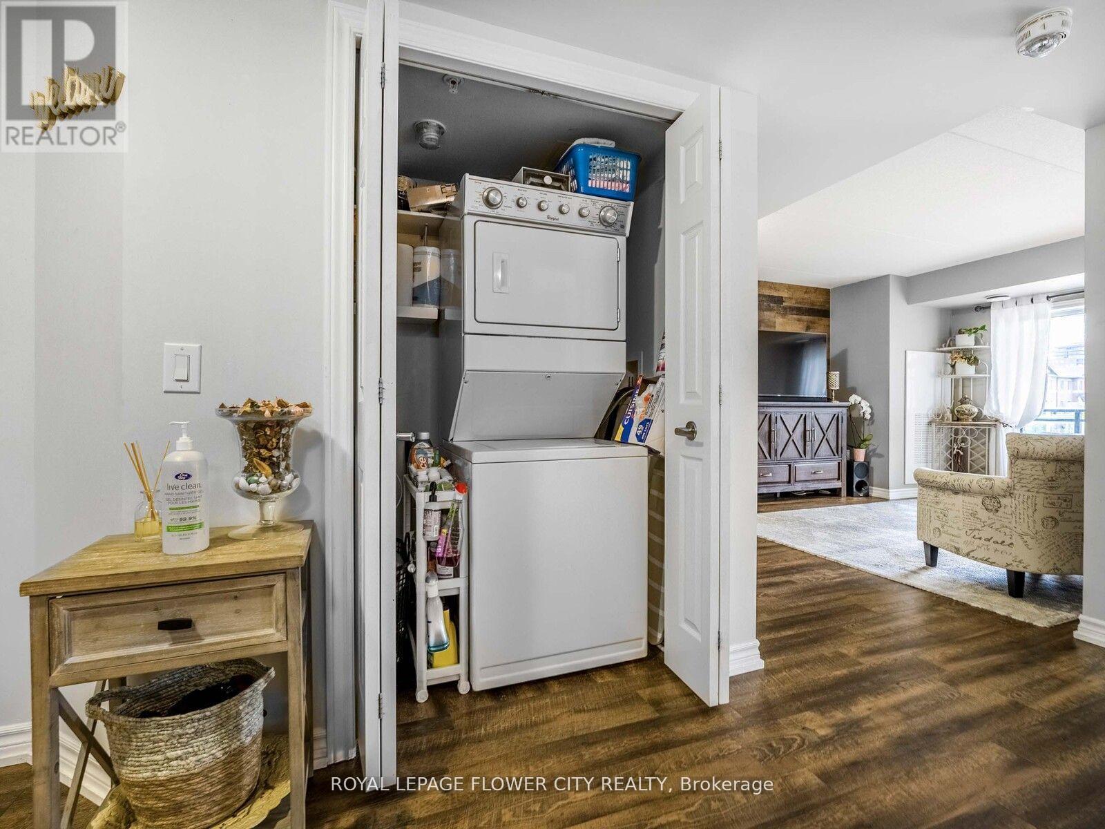 












303 - 7 KAY CRESCENT

,
Guelph,




Ontario
N1L0P9

