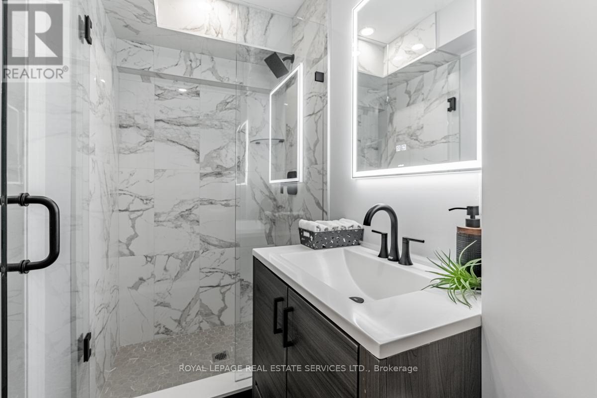 












UNIT 2 - 59 THE WESTWAY

,
Toronto,




Ontario
M9P2B4

