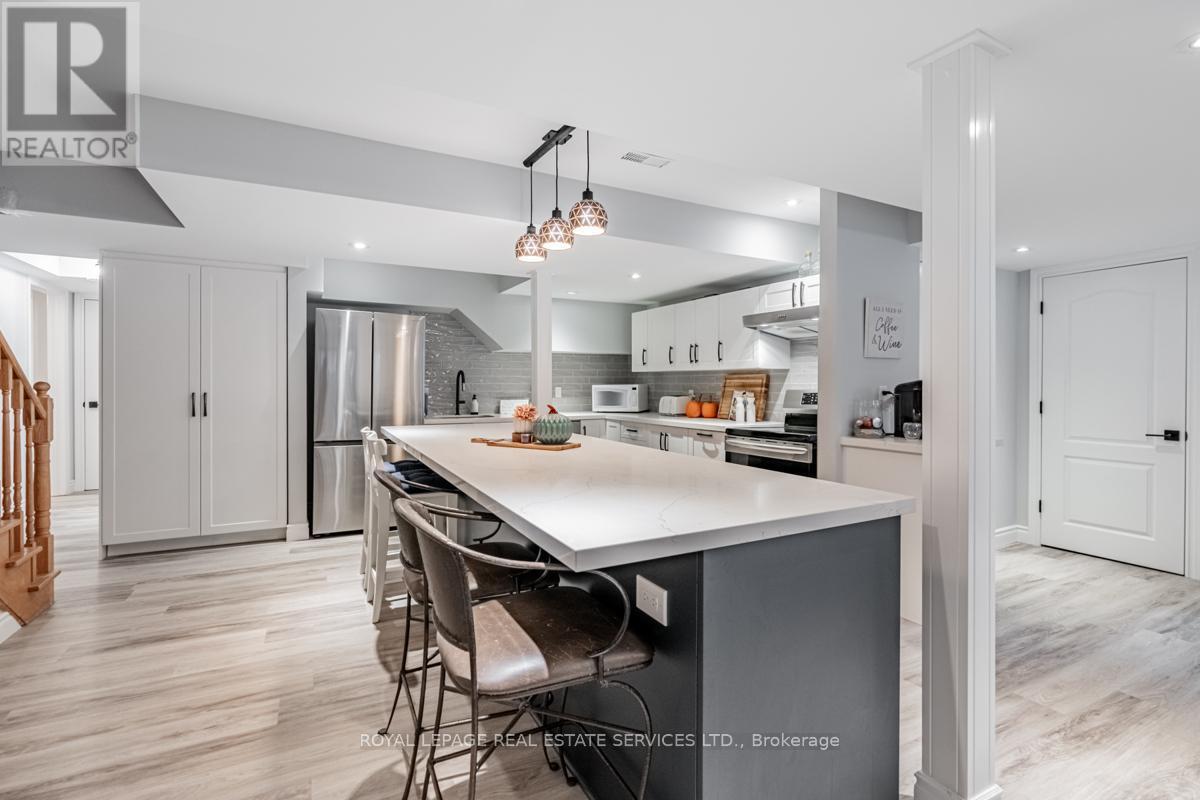 












UNIT 2 - 59 THE WESTWAY

,
Toronto,




Ontario
M9P2B4

