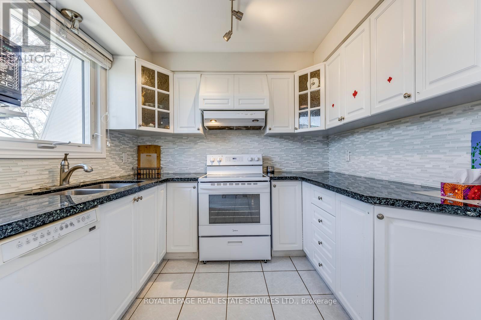 












317 ULRIC CRESCENT

,
Oakville,




Ontario
L6K3R3

