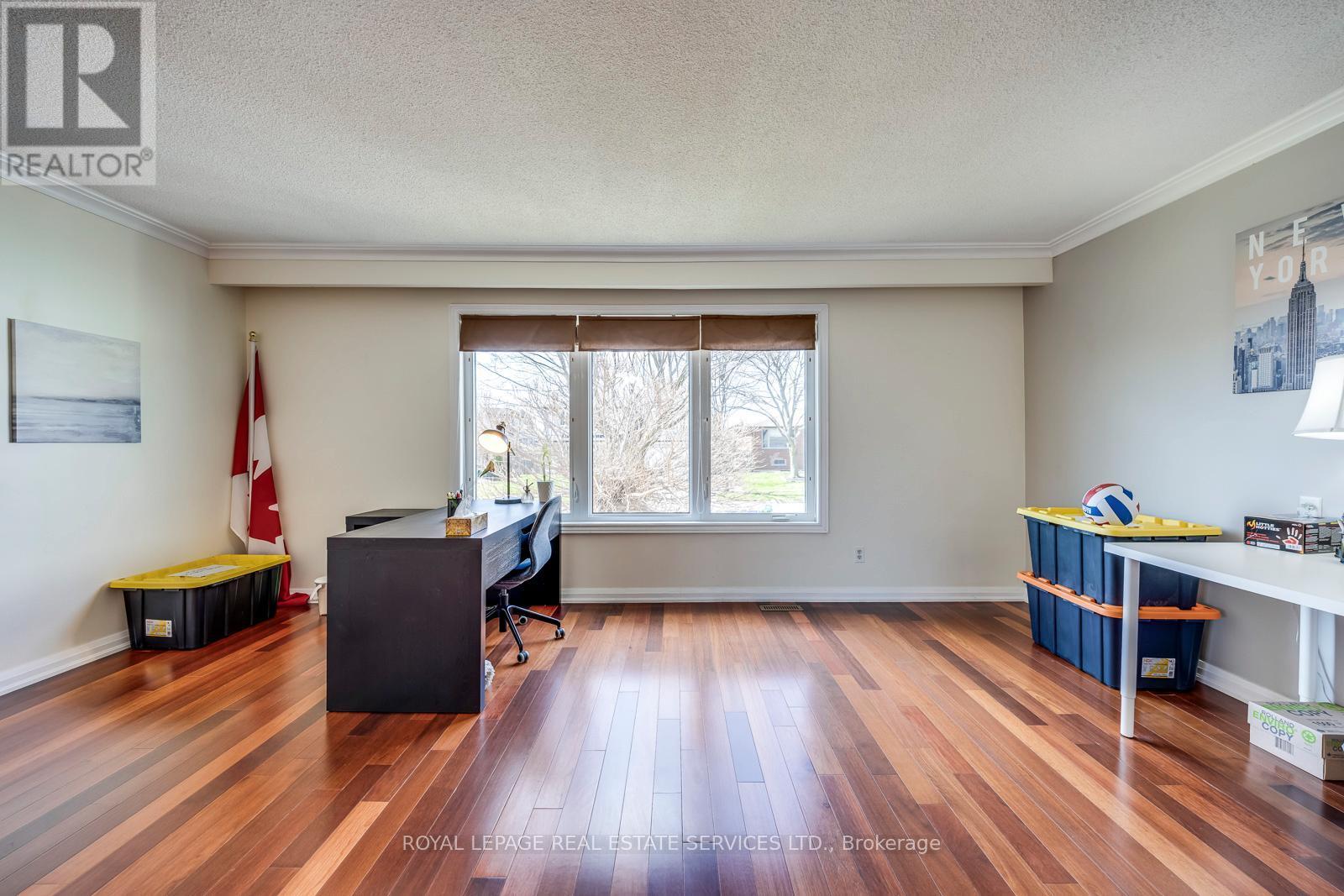 












317 ULRIC CRESCENT

,
Oakville,




Ontario
L6K3R3

