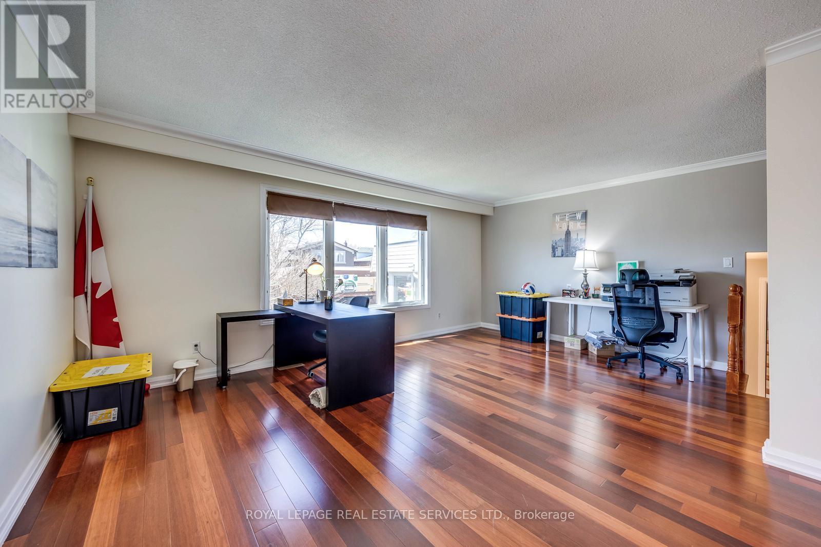 












317 ULRIC CRESCENT

,
Oakville,




Ontario
L6K3R3

