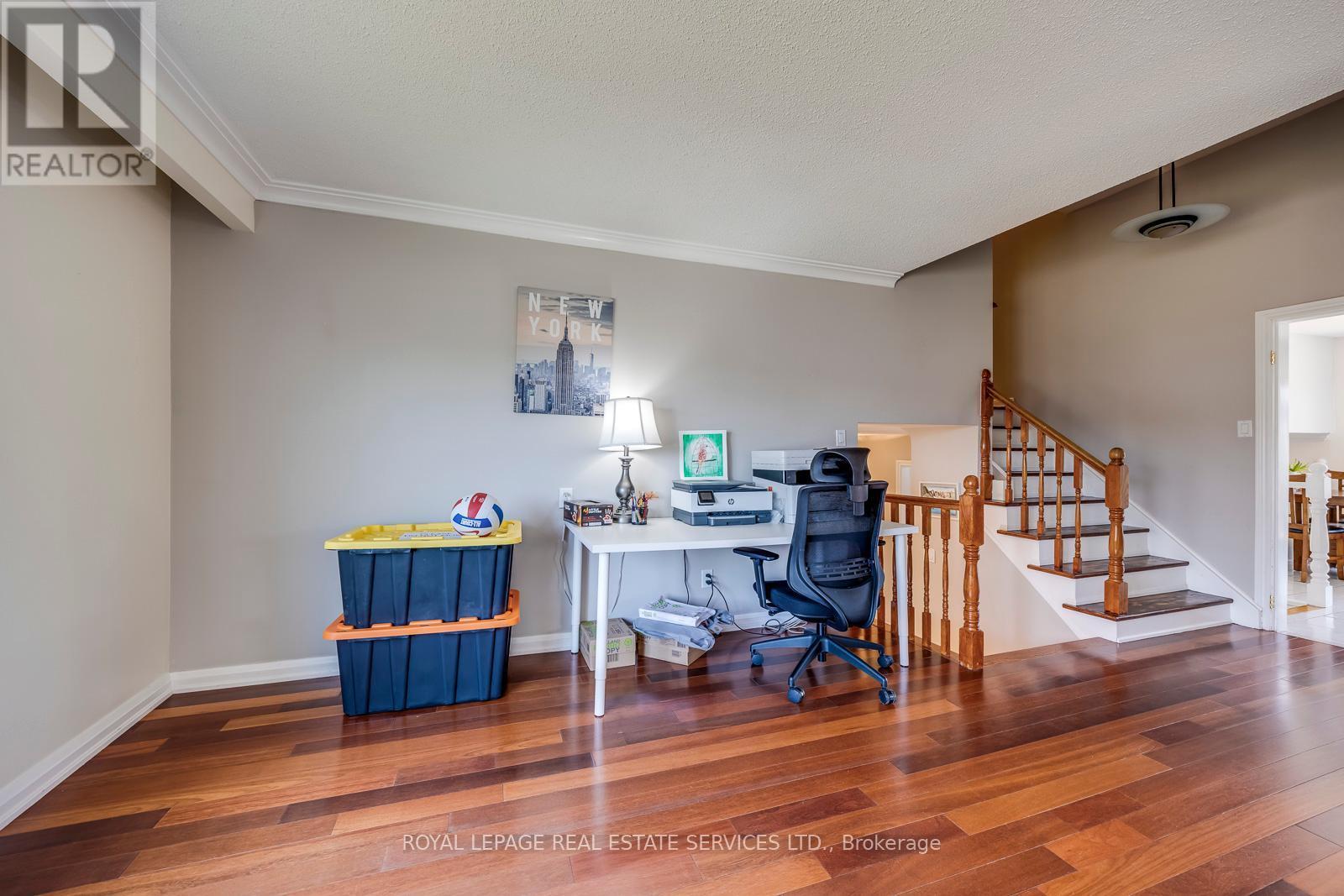 












317 ULRIC CRESCENT

,
Oakville,




Ontario
L6K3R3

