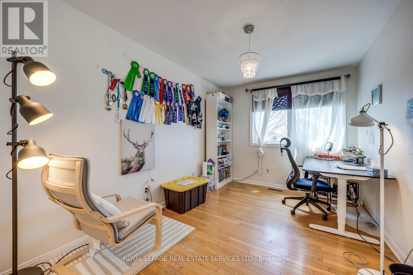 












317 ULRIC CRESCENT

,
Oakville,




Ontario
L6K3R3

