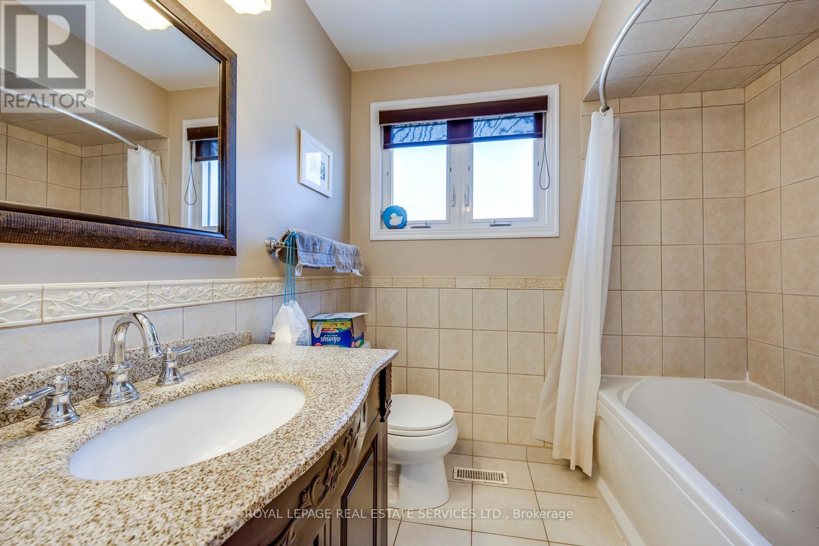 












317 ULRIC CRESCENT

,
Oakville,




Ontario
L6K3R3

