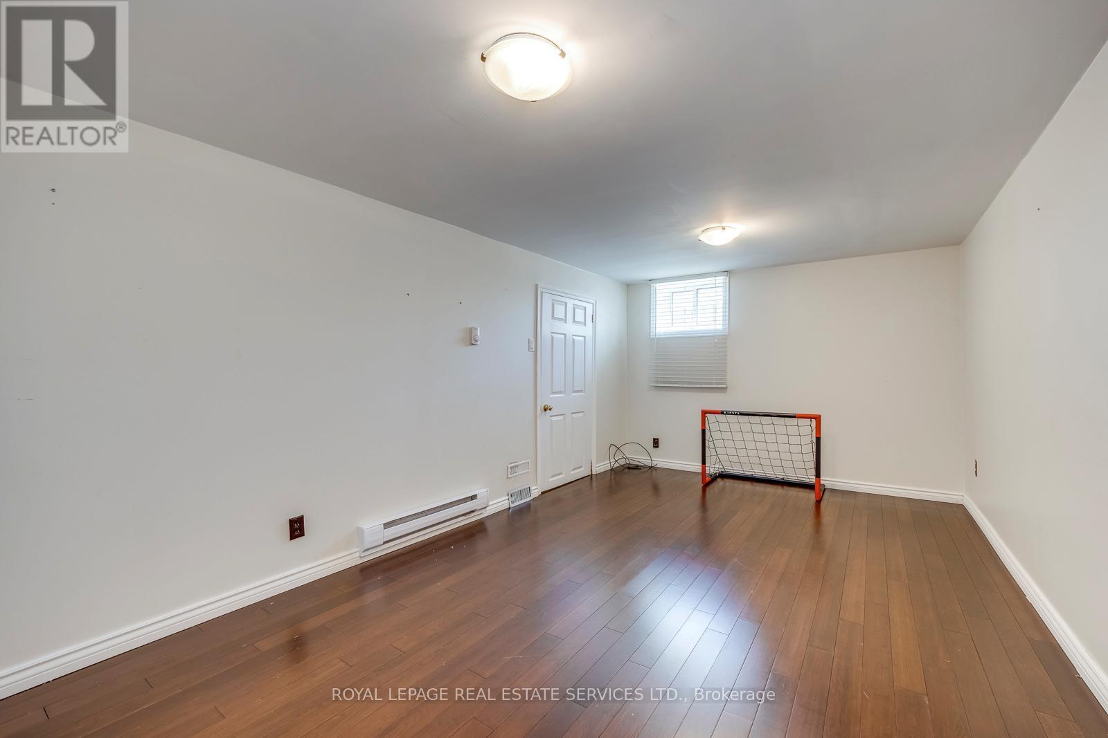 












317 ULRIC CRESCENT

,
Oakville,




Ontario
L6K3R3

