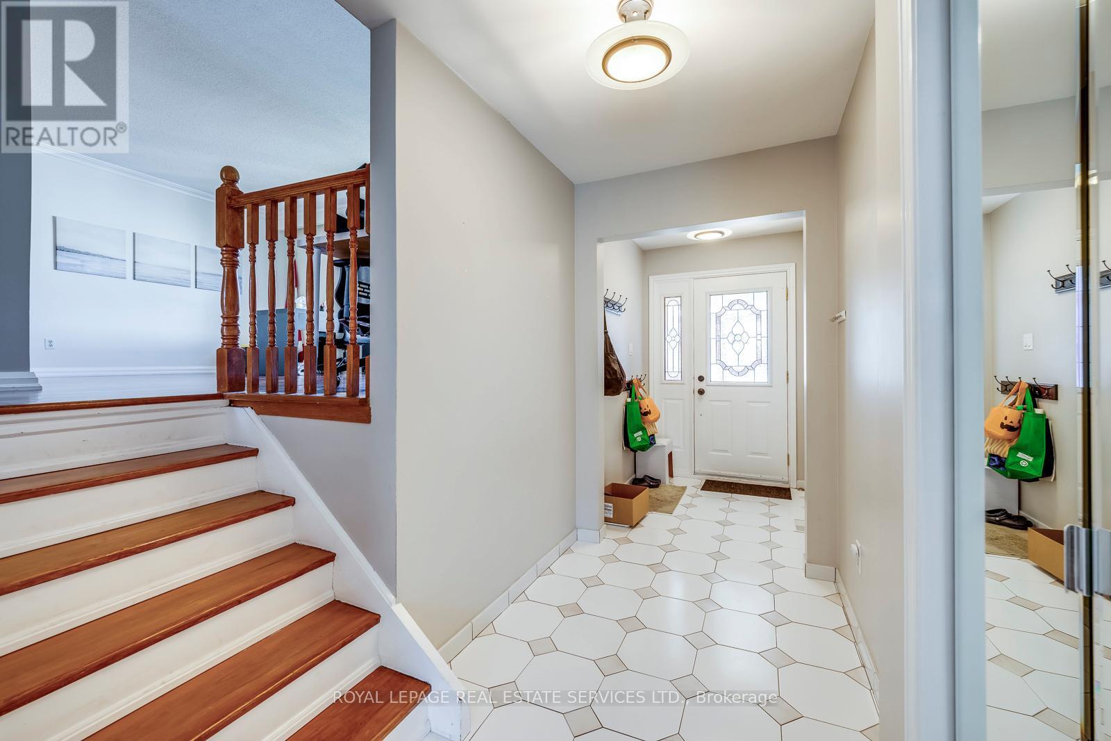 












317 ULRIC CRESCENT

,
Oakville,




Ontario
L6K3R3

