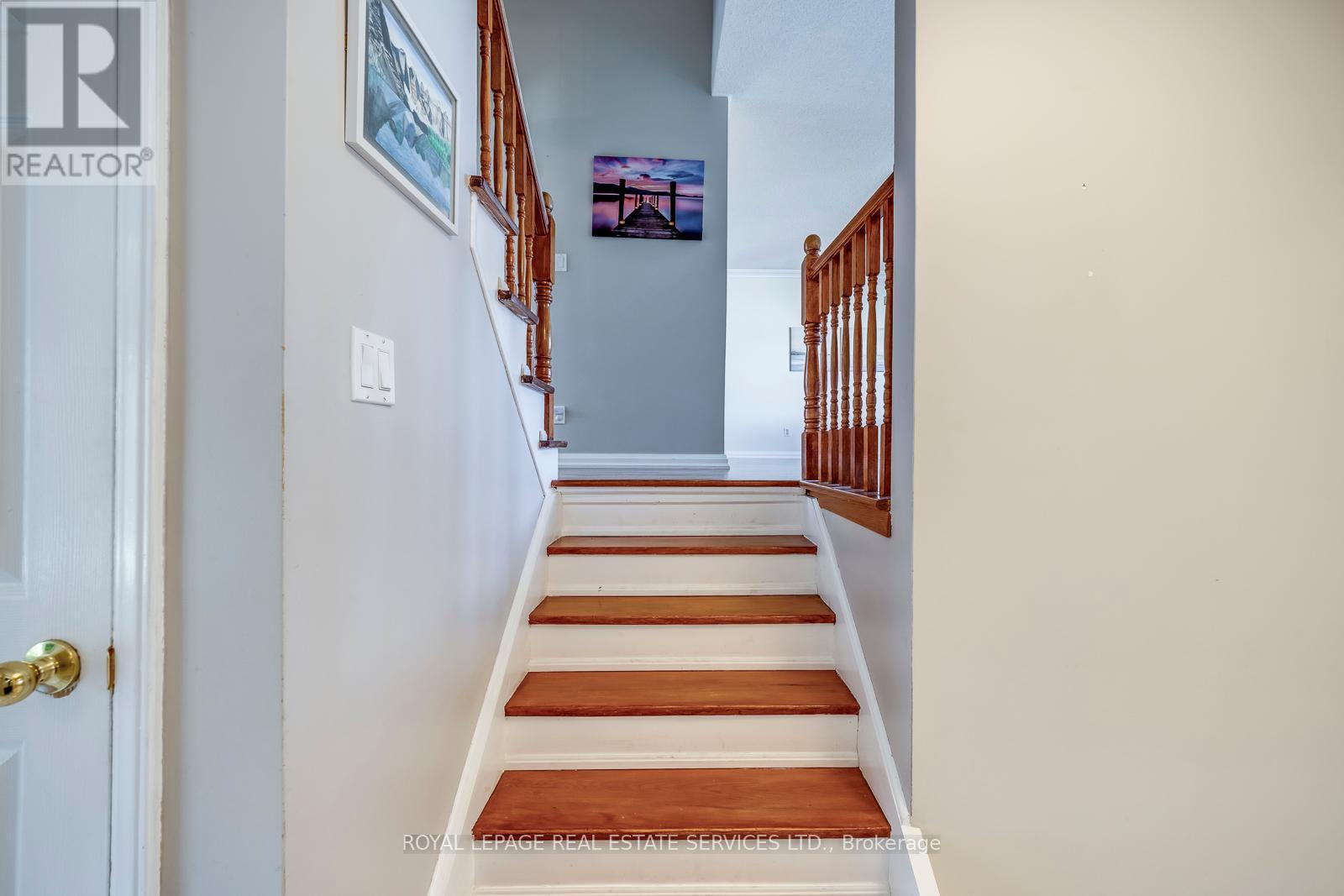 












317 ULRIC CRESCENT

,
Oakville,




Ontario
L6K3R3

