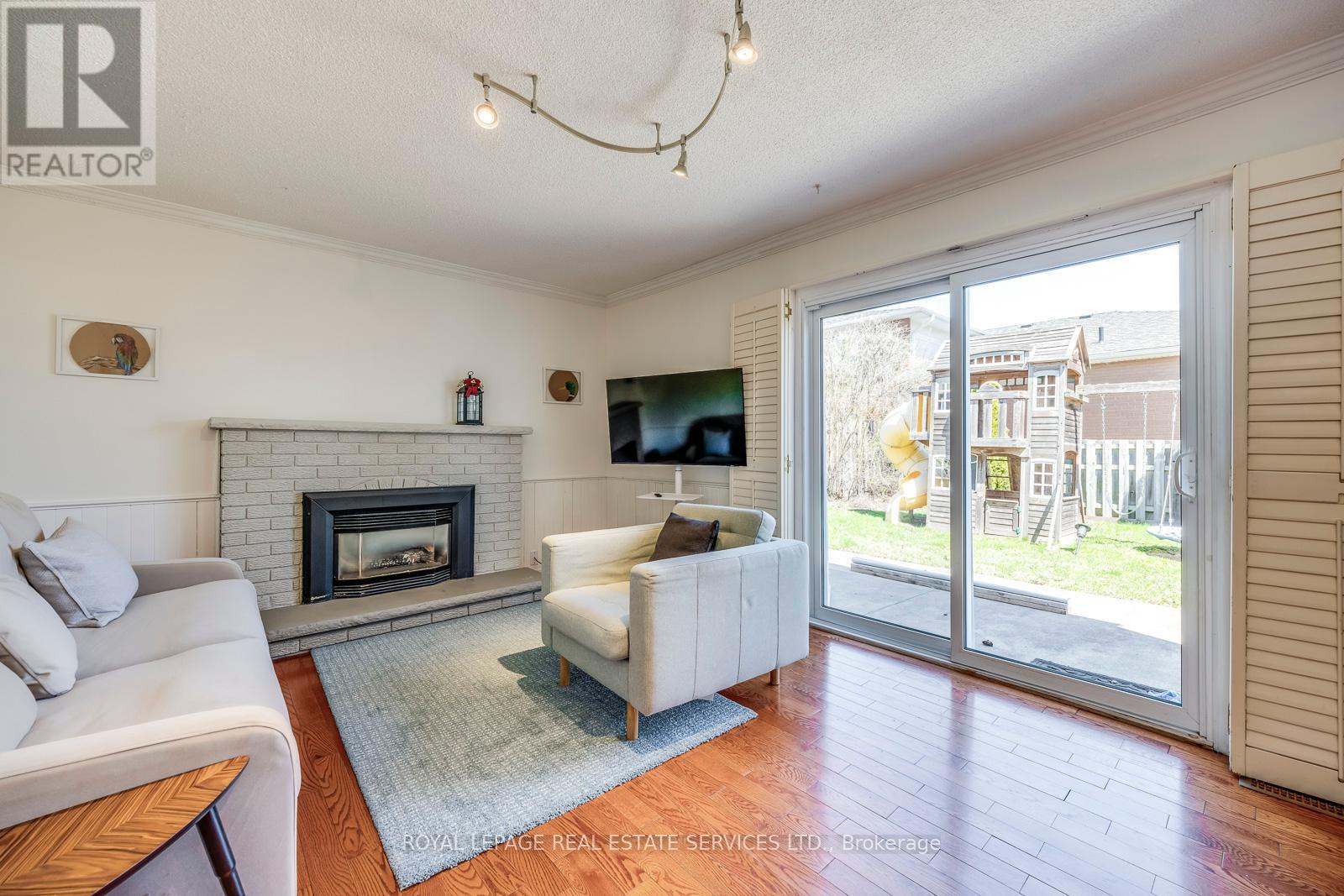 












317 ULRIC CRESCENT

,
Oakville,




Ontario
L6K3R3

