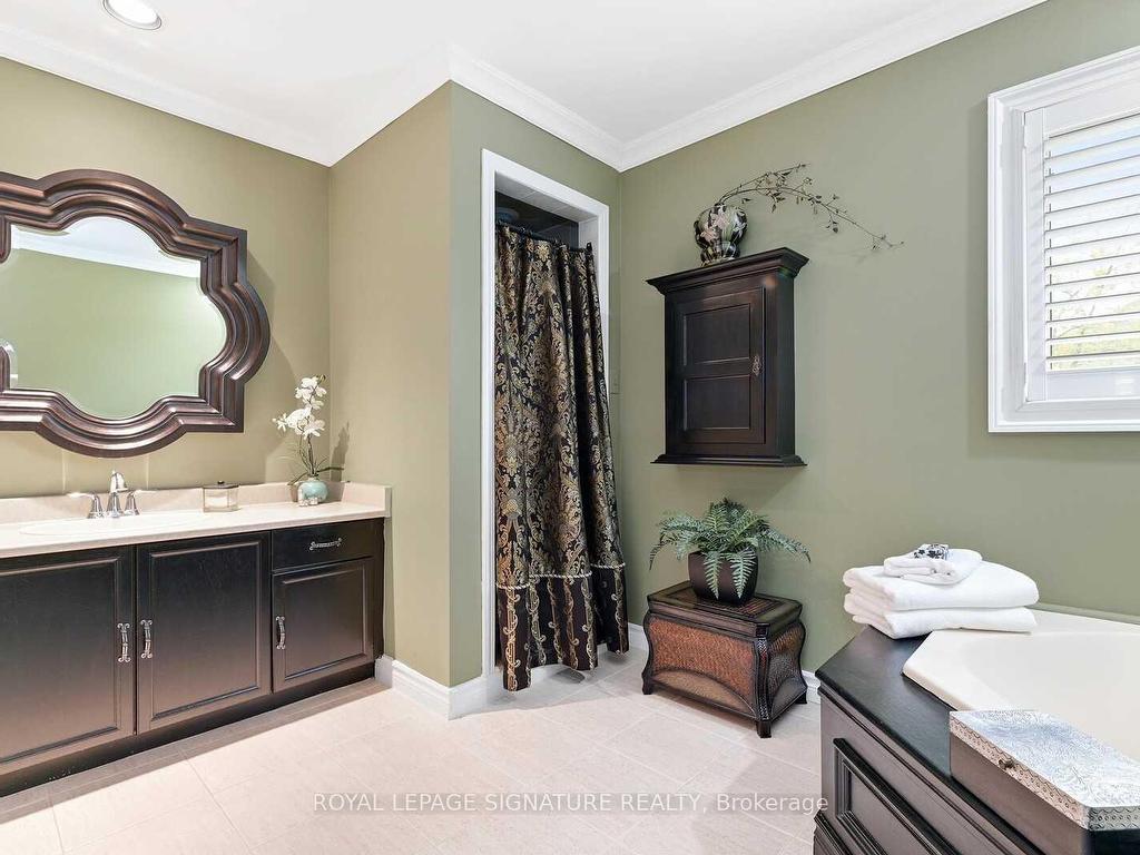 









4285


Credit Pointe

Drive,
Mississauga,




ON
L5M 3J8

