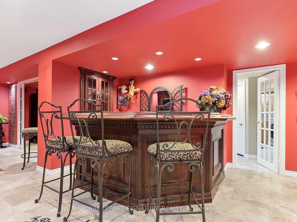 









4285


Credit Pointe

Drive,
Mississauga,




ON
L5M 3J8

