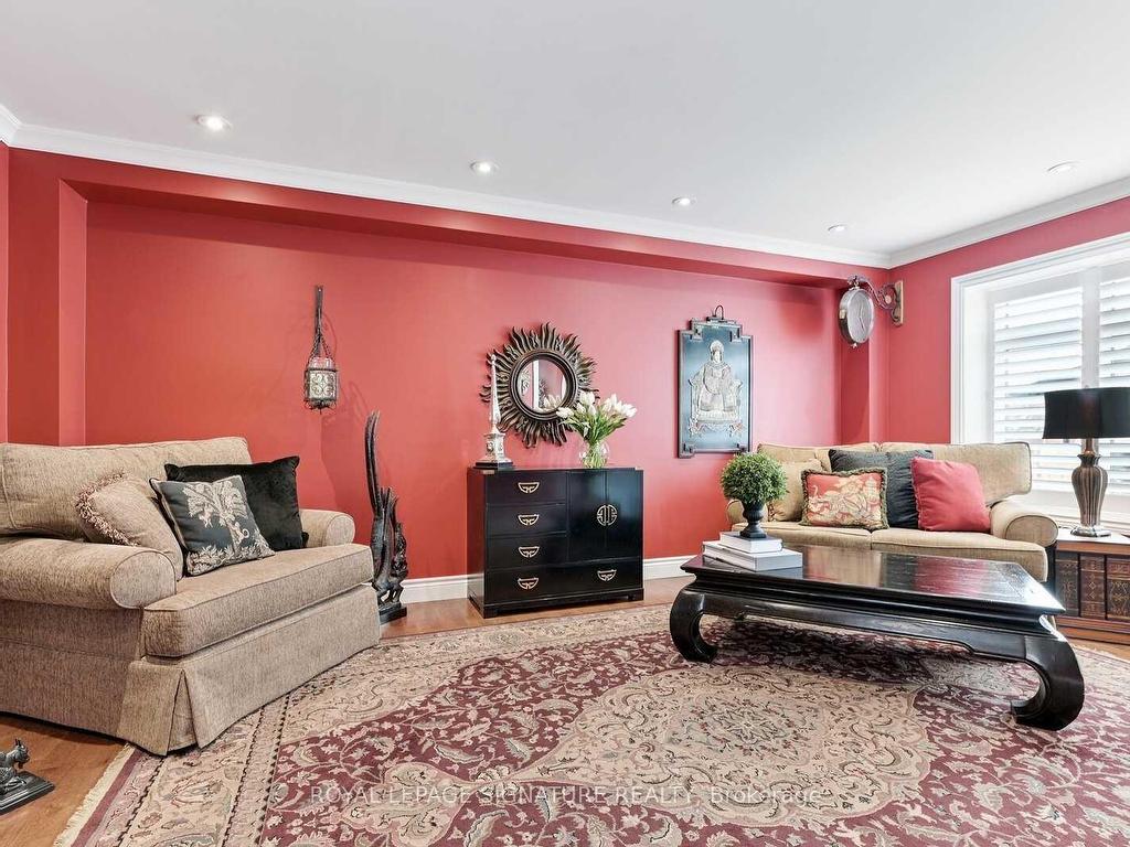 









4285


Credit Pointe

Drive,
Mississauga,




ON
L5M 3J8


