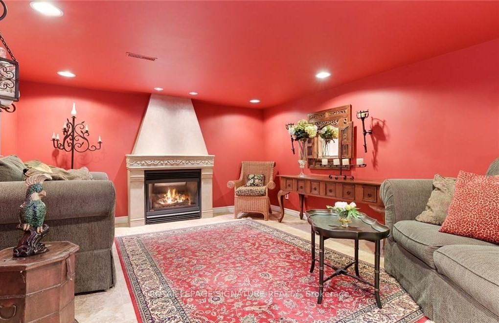 









4285


Credit Pointe

Drive,
Mississauga,




ON
L5M 3J8

