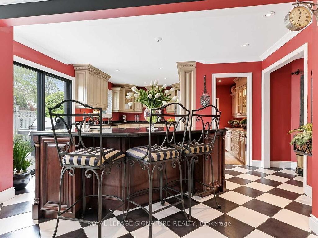 









4285


Credit Pointe

Drive,
Mississauga,




ON
L5M 3J8

