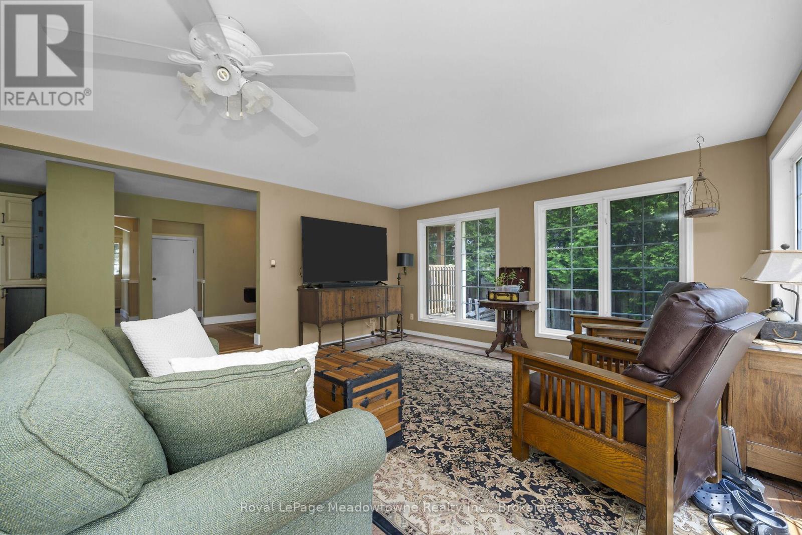 












24 DELREX BOULEVARD

,
Halton Hills (Georgetown),




Ontario
L7G3X7

